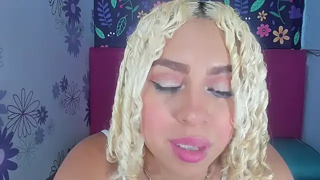 Lucy White   online show from September 23, 2025, 8:16 pm