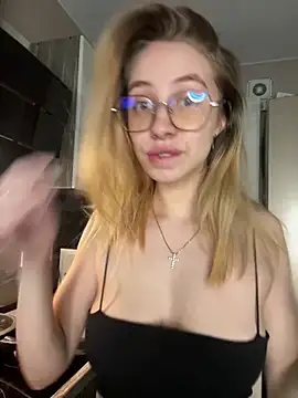 Kitty Katrine online show from April 17, 2026, 5:05 pm