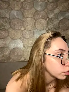 Kitty Katrine online show from December 13, 2025, 8:04 pm