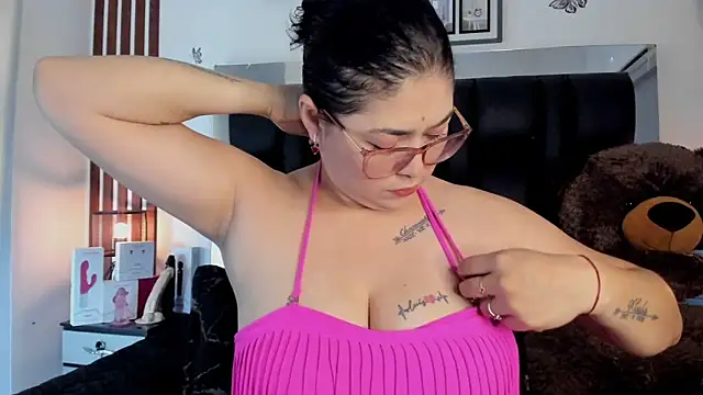 meikochoe online show from November 14, 2025, 7:50 pm