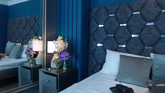 VanessaGlenn online show from October 31, 2025, 3:19 pm