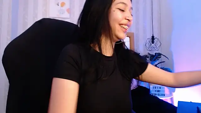 pettit courtny online show from November 11, 2025, 9:20 pm