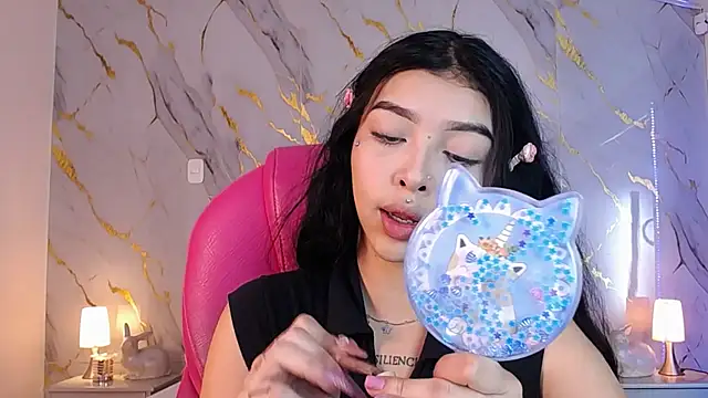 pettit courtny online show from March 10, 2025, 7:40 pm