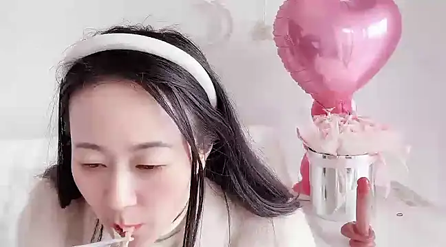 fanfan-FF online show from March 8, 2025, 5:07 am