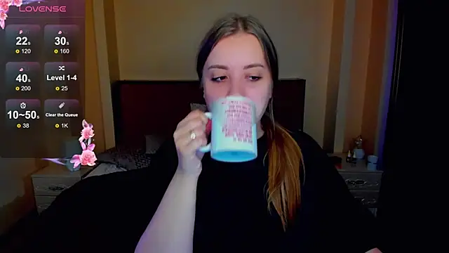 AlexissM online show from June 19, 2026, 3:07 pm