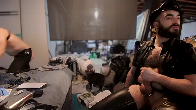 leatherpupmtl online show from December 16, 2024, 9:14 am