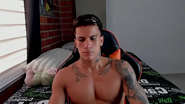 pettergrey1 online show from November 5, 2025, 9:18 pm