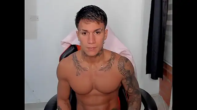 pettergrey1 online show from October 15, 2025, 11:46 pm