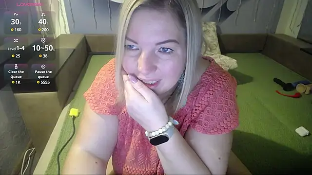 LILIcool online show from December 7, 2024, 1:02 pm