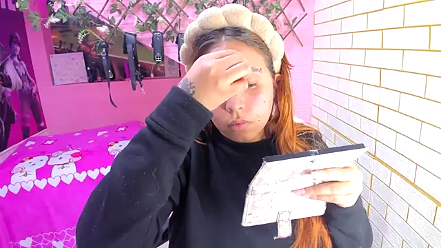 Snapshot of marcellaa303av chatting on November 27, 2025, 3:51 am marcellaa303av online show from November 27, 2025, 3:51 am