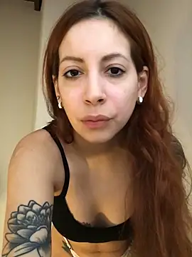 EffyScarlet online show from September 18, 2025, 5:27 pm