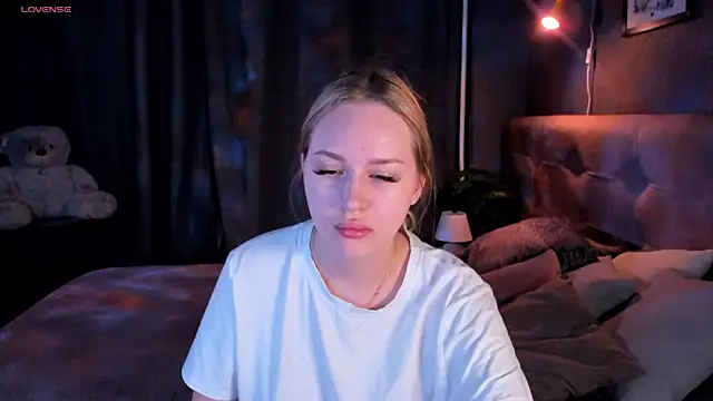 Carol  Cox online show from September 25, 2025, 11:44 pm