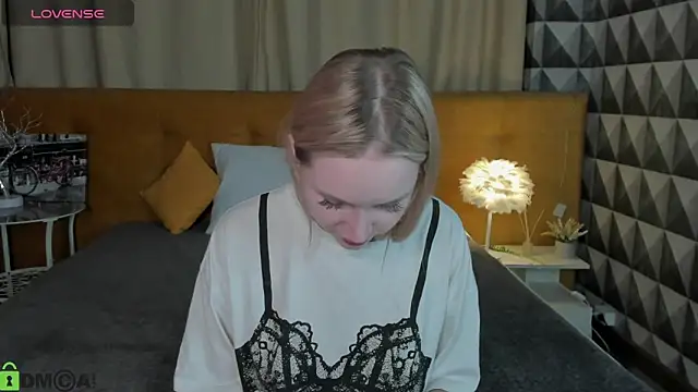 Snapshot of Carol__Cox chatting on September 12, 2025, 12:55 am Carol Cox online show from September 12, 2025, 12:55 am