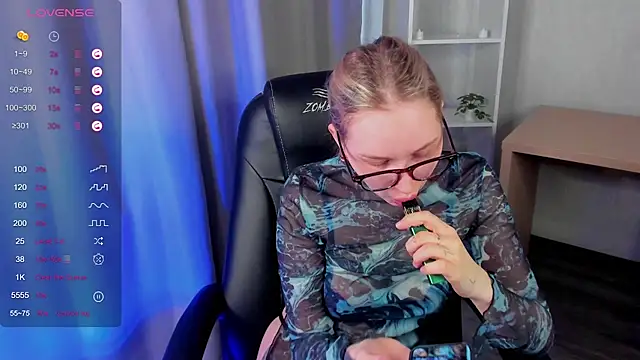 Carol  Cox online show from February 27, 2025, 2:35 am