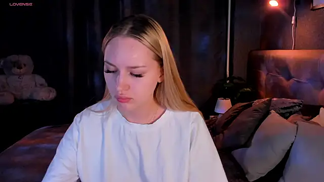 Snapshot of Carol__Cox chatting on September 24, 2025, 11:43 pm Carol Cox online show from September 24, 2025, 11:43 pm