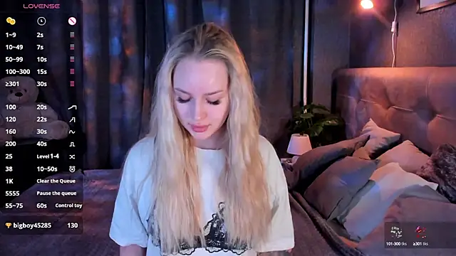 Snapshot of Carol__Cox chatting on September 22, 2025, 11:55 pm Carol Cox online show from September 22, 2025, 11:55 pm