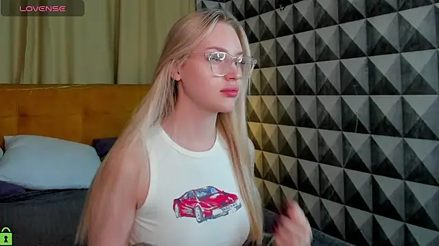 Carol  Cox online show from September 9, 2025, 12:54 am