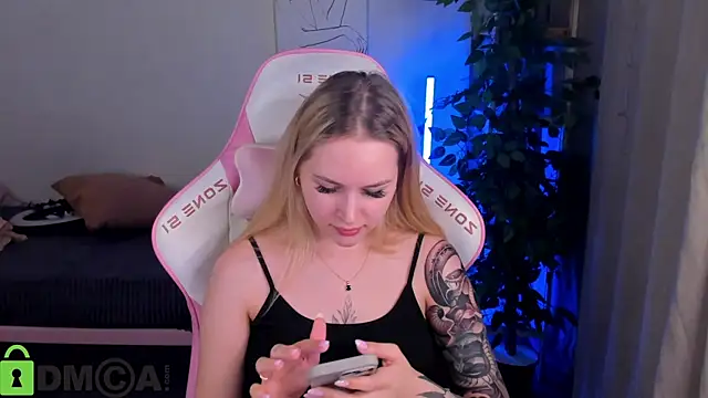 Snapshot of Carol__Cox chatting on November 2, 2025, 10:48 pm Carol Cox online show from November 2, 2025, 10:48 pm