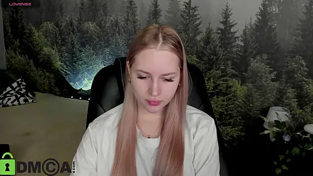 Snapshot of Carol__Cox chatting on November 14, 2025, 12:03 am Carol Cox online show from November 14, 2025, 12:03 am