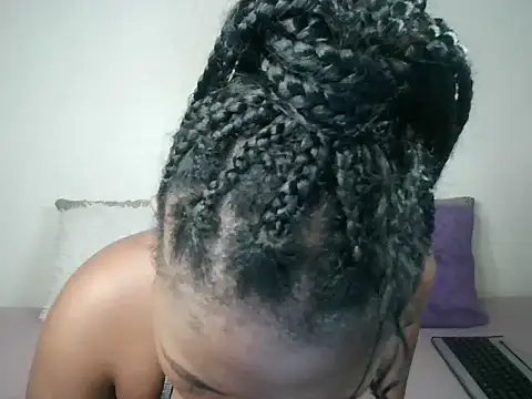 Snapshot of Thickqueenxxx chatting on October 2, 2025, 6:17 am Thickqueenxxx online show from October 2, 2025, 6:17 am