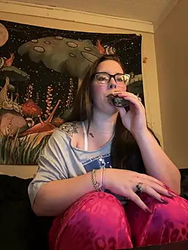 trippykittyyy online show from January 11, 2025, 4:27 am