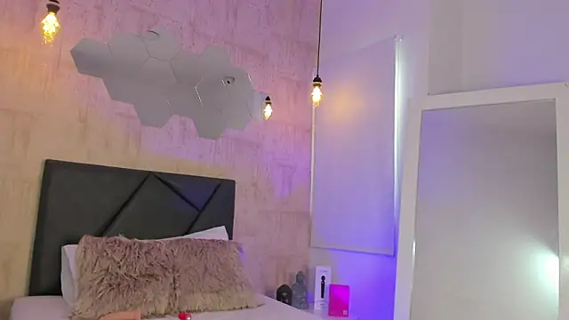 Fransheska-mon online show from March 16, 2025, 8:32 pm