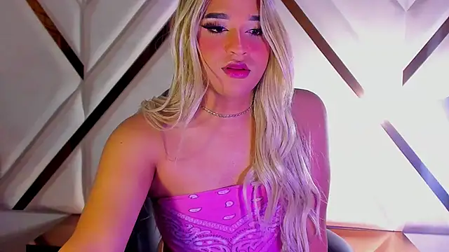 Snapshot of Elody_Preysler69 chatting on March 20, 2025, 4:18 am Elody Preysler69 online show from March 20, 2025, 4:18 am