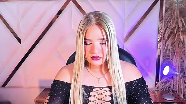 Snapshot of Elody_Preysler69 chatting on December 2, 2025, 3:52 am Elody Preysler69 online show from December 2, 2025, 3:52 am