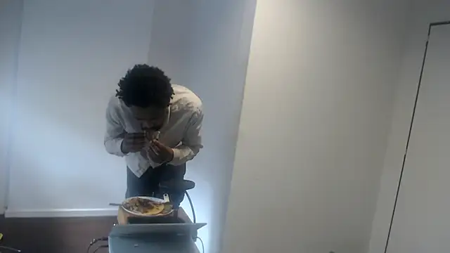 Snapshot of Mastertopdome chatting on October 12, 2025, 12:50 pm Mastertopdome online show from October 12, 2025, 12:50 pm