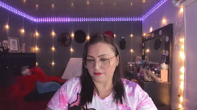 Ivonnee   online show from March 7, 2025, 3:29 am