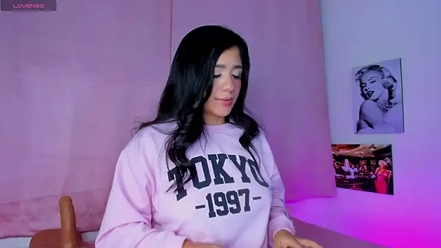 Snapshot of tellmebri chatting on October 3, 2025, 8:38 am tellmebri online show from October 3, 2025, 8:38 am