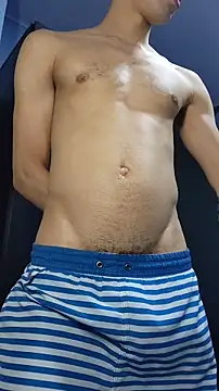 boyminerin00 online show from October 29, 2025, 2:43 am