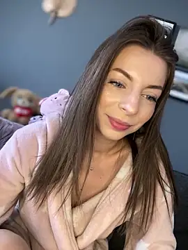 Mia Ethan online show from February 23, 2025, 12:05 pm