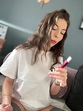 Mia Ethan online show from March 20, 2025, 5:13 am