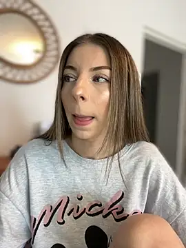 Mia Ethan online show from October 10, 2025, 9:10 am