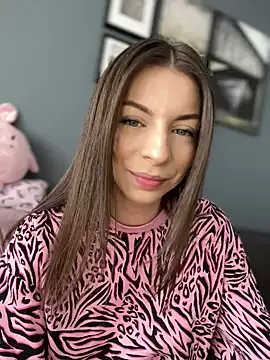 Mia Ethan online show from February 25, 2025, 8:14 am