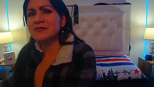 jescaoporto4 online show from March 19, 2025, 7:49 pm