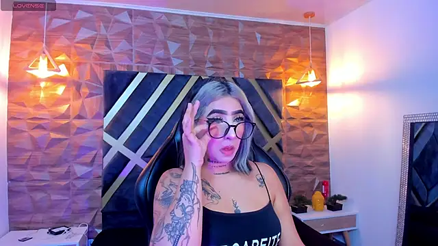 Alahia Dangelo online show from October 7, 2025, 11:33 am