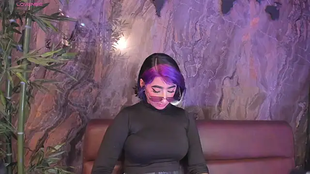 Alahia Dangelo online show from November 25, 2025, 5:24 pm