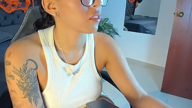 Snapshot of _maria_foxx_ chatting on October 15, 2025, 7:33 pm maria foxx online show from October 15, 2025, 7:33 pm