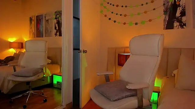 DaniRousse online show from March 17, 2025, 12:32 am