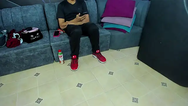 playsgirlhot online show from April 17, 2026, 11:18 pm