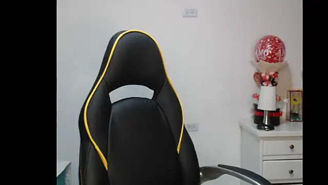 Horny mami12 online show from November 21, 2025, 12:53 am