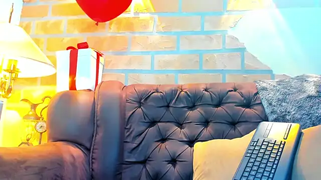 Dylanstonne online show from February 7, 2025, 9:48 pm