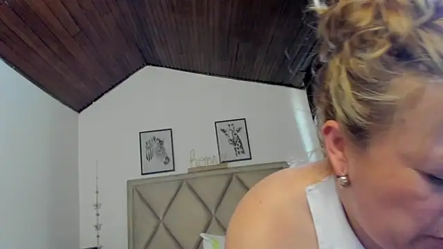 Snapshot of MonyCassius chatting on April 18, 2026, 7:07 pm MonyCassius online show from April 18, 2026, 7:07 pm