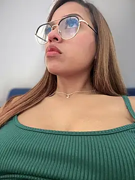 Snapshot of AnaSofia_07sv chatting on March 23, 2025, 5:10 am AnaSofia 07sv online show from March 23, 2025, 5:10 am