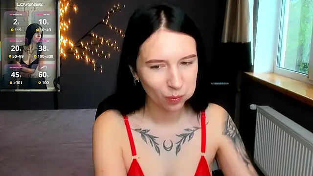 KarolinaBlacks online show from April 19, 2026, 5:41 am