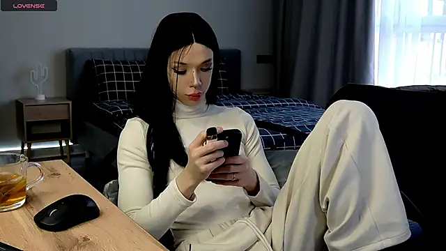 Dasha M online show from November 1, 2025, 12:21 pm