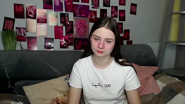 Snapshot of MilanaRoza chatting on October 25, 2025, 4:44 am MilanaRoza online show from October 25, 2025, 4:44 am