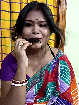 yoursweety09 online show from October 2, 2025, 2:04 am